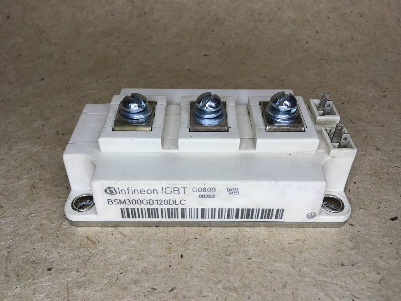 Модуль BSM300GB120DLC