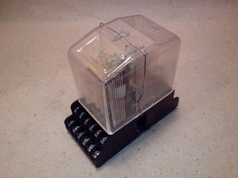 Реле РПУ-2 220В 50Hz (2з.2р.) IP40